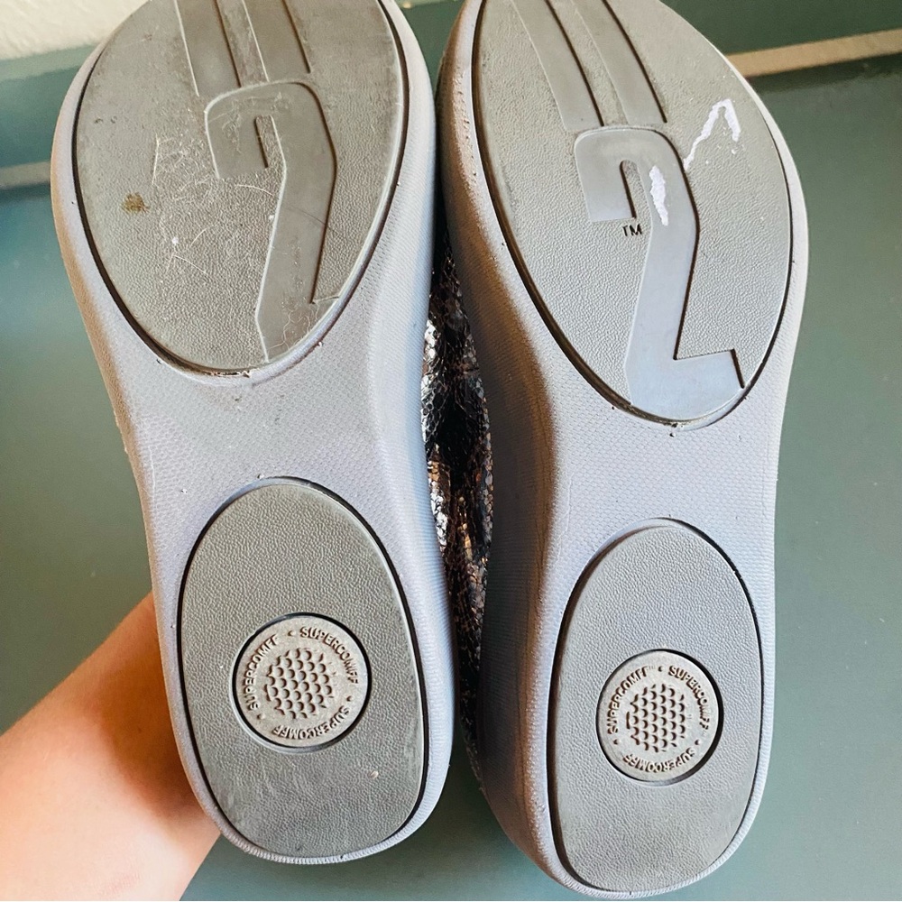 FitFlop | Silver Metallic Superbendy Ballet Flats - Picture 7 of 9